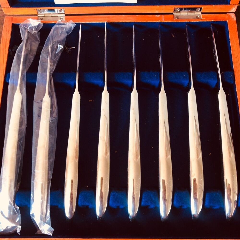Vintage Japan Sword Tokyo Stainless Steel Knoves Set of 8 With Wood Case